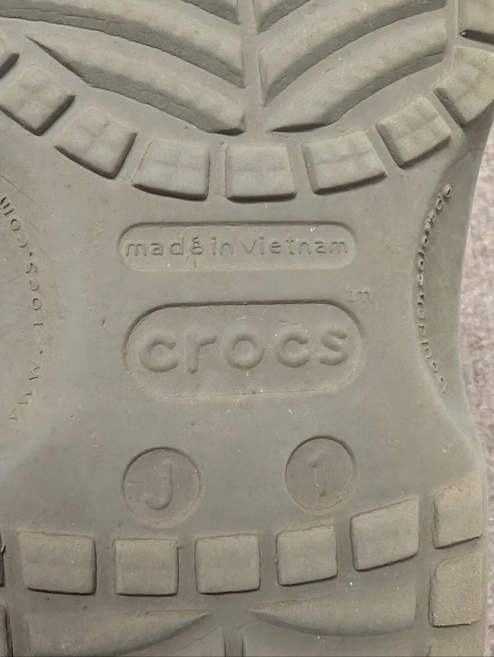 CROCS Kids Camo Slip-On Clogs with Heel Strap (Size J 1)
